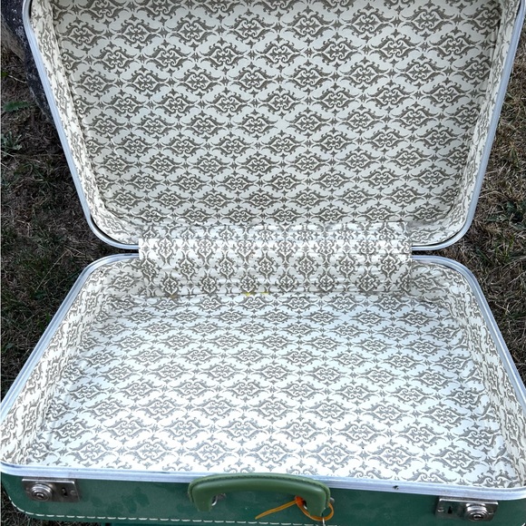 🎉HOST PICK Vintage Retro Hard Shell
Suitcase Luggage Set  3 Piece Avacado Green - Picture 12 of 13